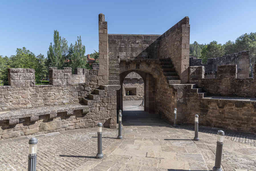 Reyno de Navarra - Javier 13 - castillo de Javier.jpg